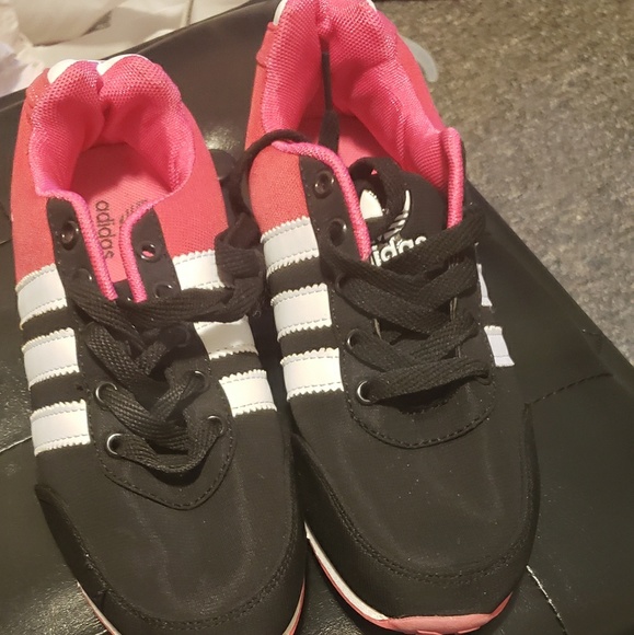 Womens/kids adidas - Picture 3 of 3
